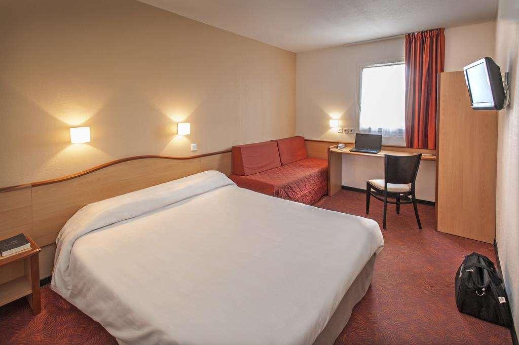 Brit Hotel Confort Montauban Zimmer foto