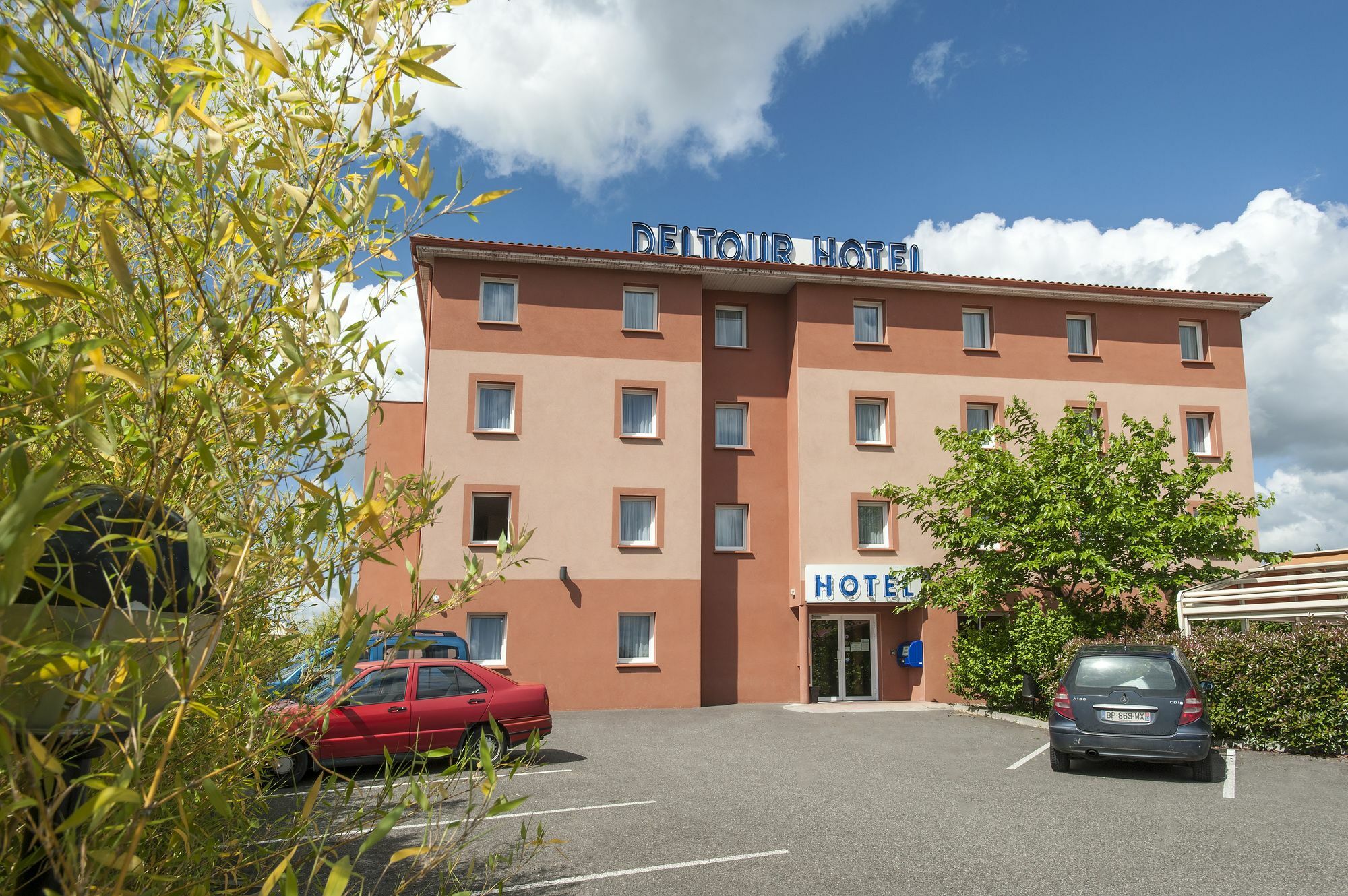 Brit Hotel Confort Montauban Exterior foto