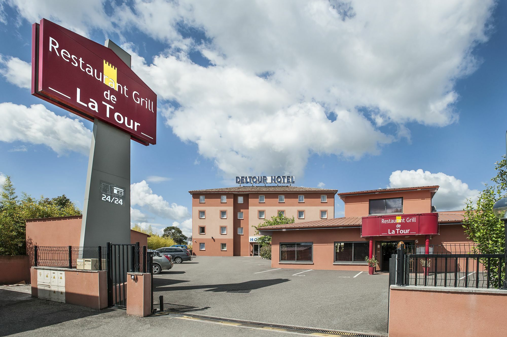 Brit Hotel Confort Montauban Exterior foto